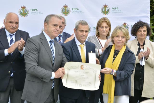 José Manuel Franco entrega la Medalla de Oro de la Real Orden del Mérito Deportivo a título póstumo a Celia Barquín