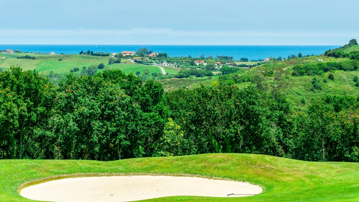 Descubre Santa Marina Golf, el campo diseñado por Seve Ballesteros